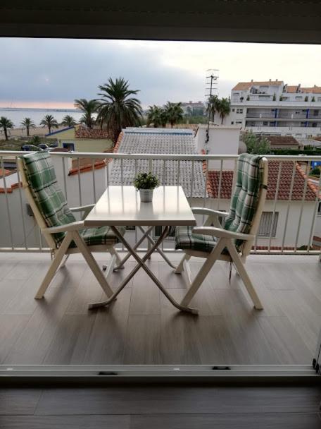 Apartamento Acogedor En Primera Linea De Playa Дения Экстерьер фото